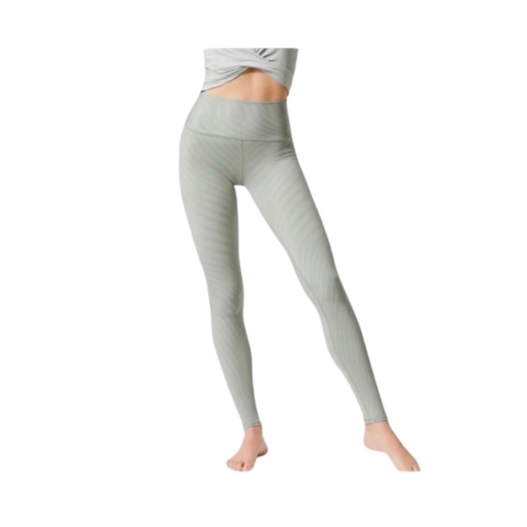 ALO Yoga Pants - ALO Yoga Airbrush High Waisted Full Length Leggings in Pistachio Waves Green
